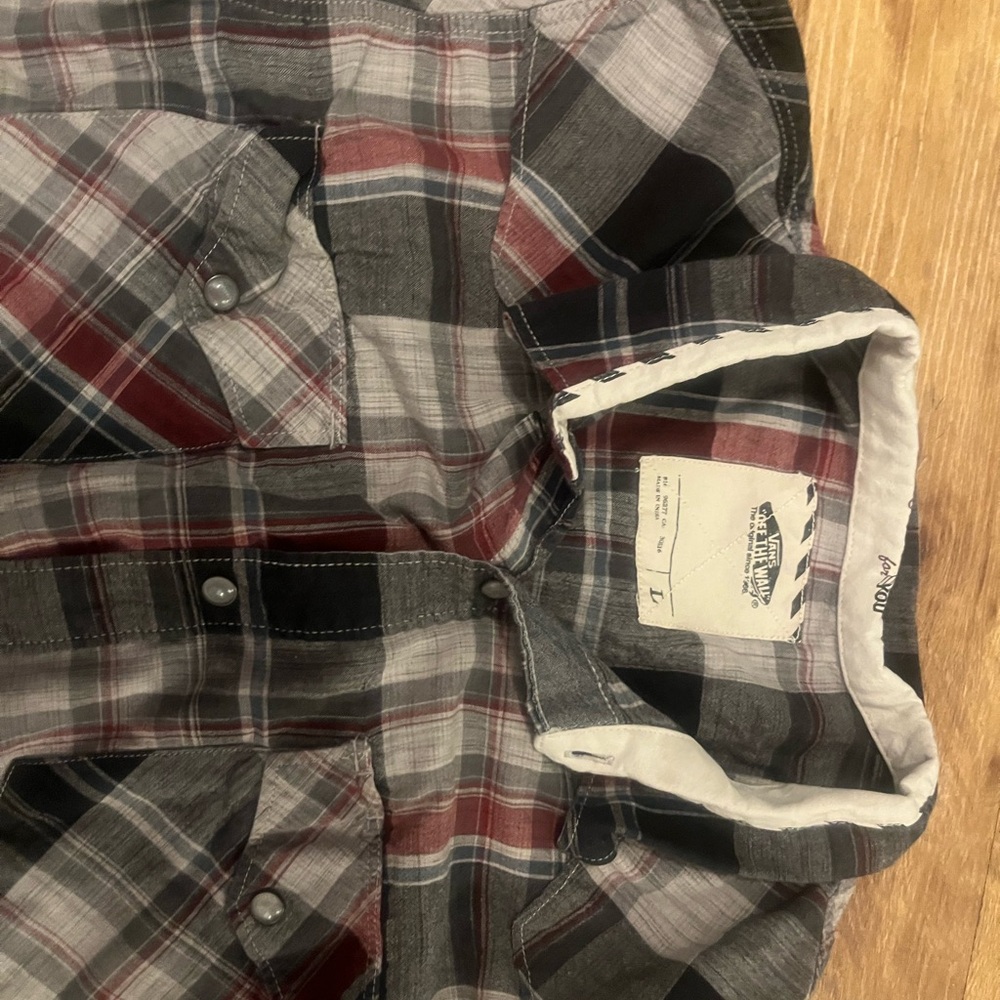 Men's Casual Plaid Button-Down Shirt - Grey & Red